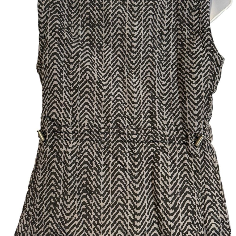 Croft & Barrow Black and Gray Chevron Vest - Picture 2 of 6